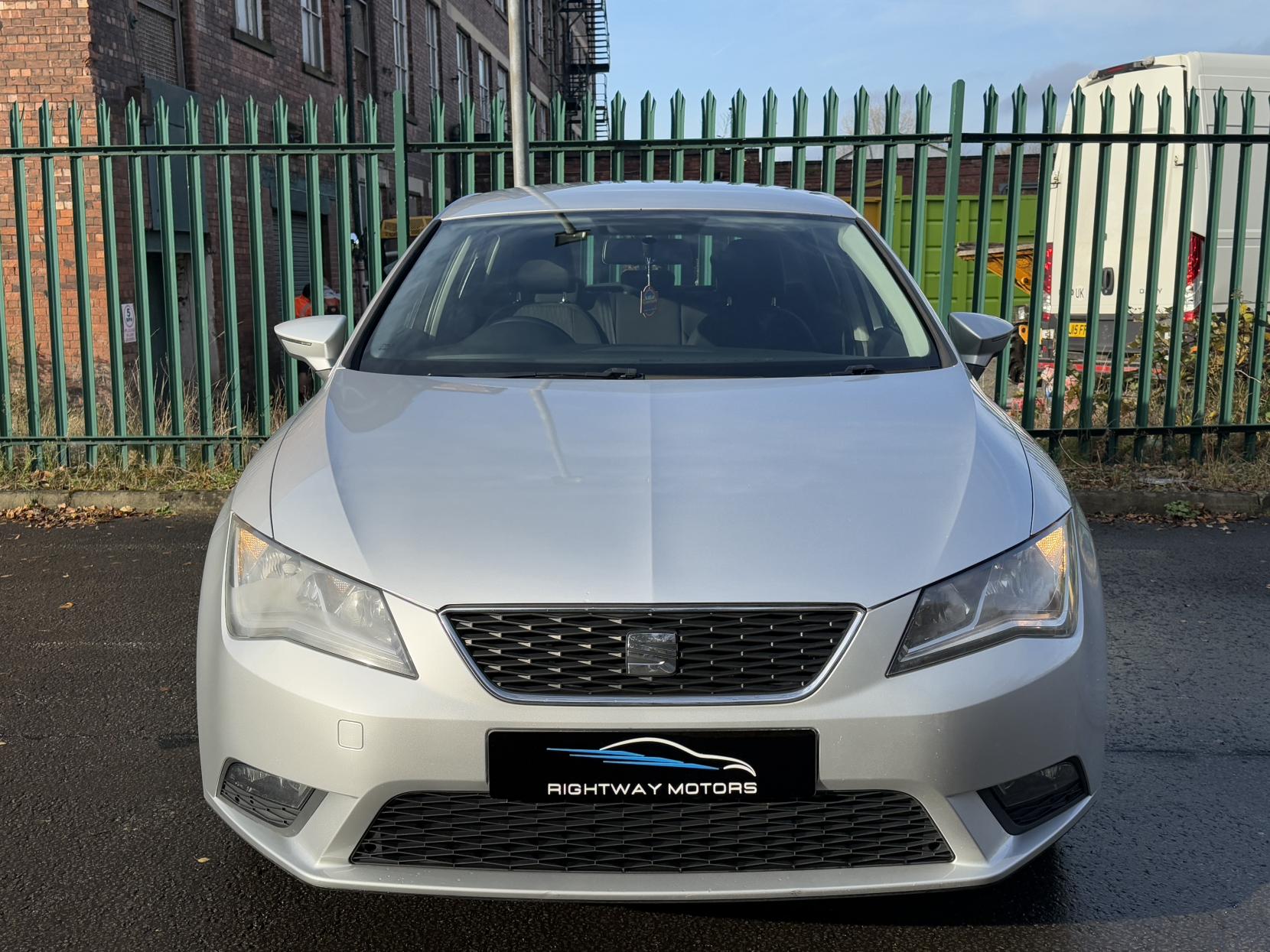 SEAT Leon 1.6 TDI Ecomotive CR SE Hatchback 5dr Diesel Manual Euro 5 (s/s) (110 ps)