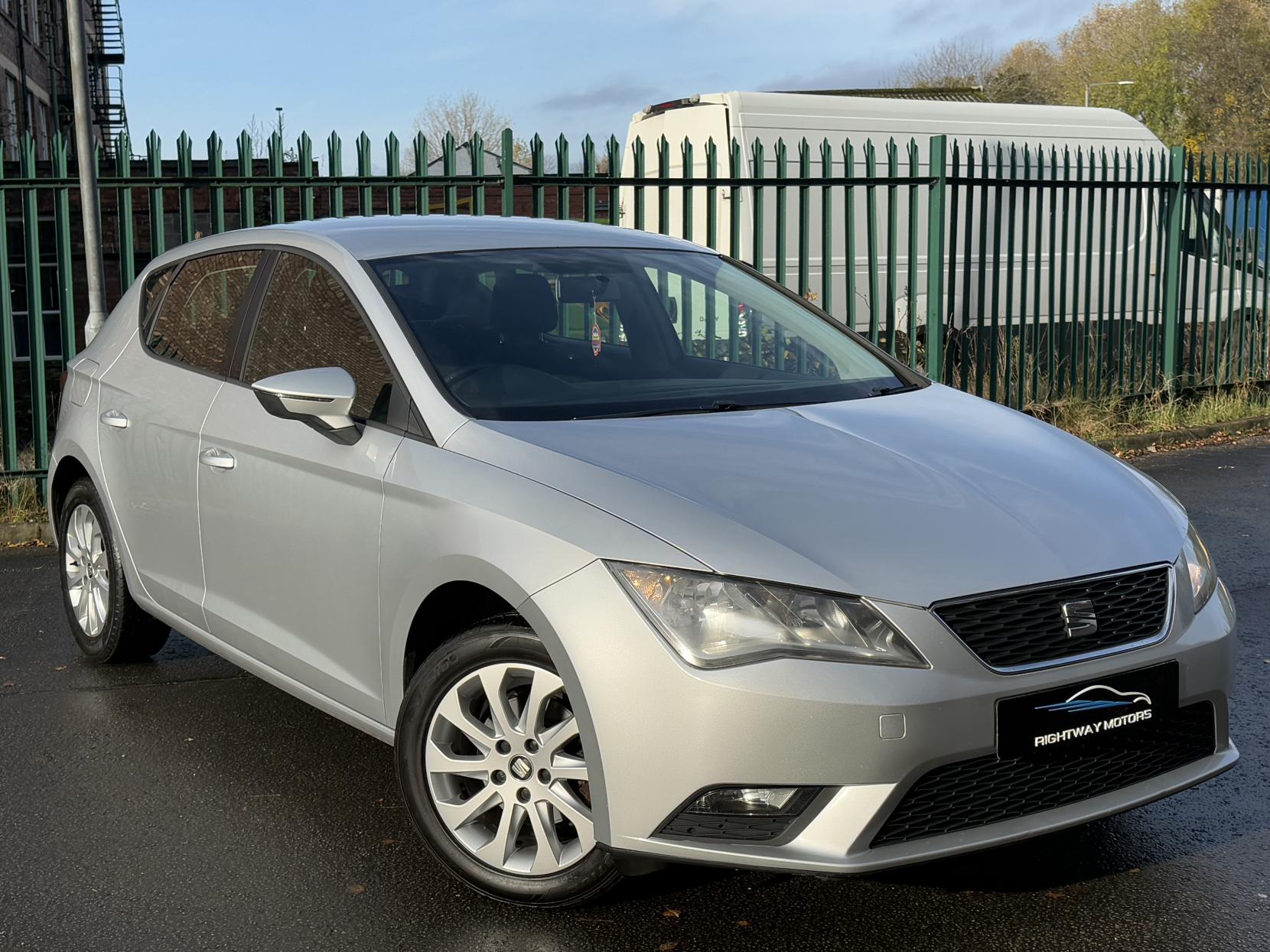 SEAT Leon 1.6 TDI Ecomotive CR SE Hatchback 5dr Diesel Manual Euro 5 (s/s) (110 ps)