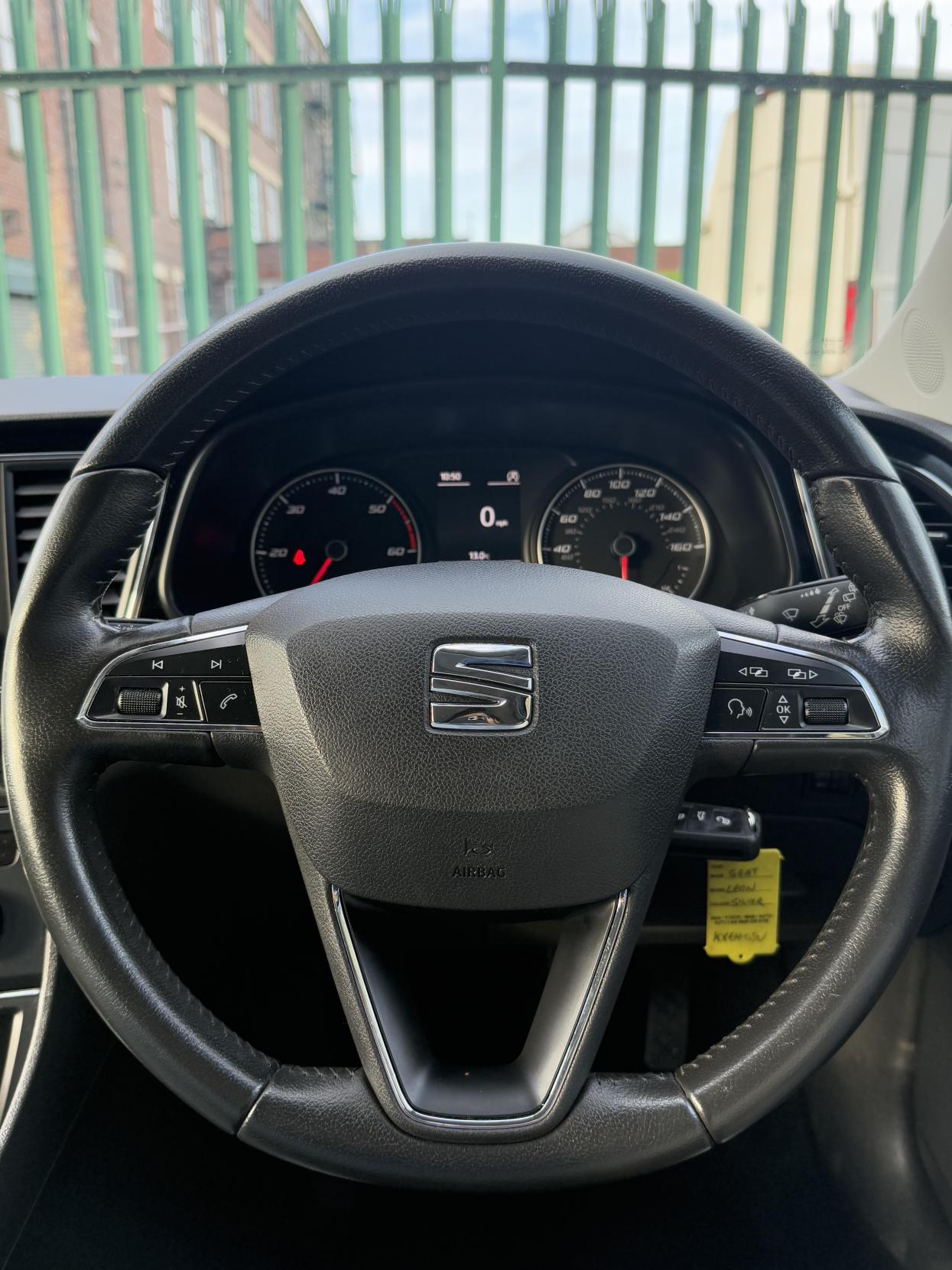 SEAT Leon 1.6 TDI Ecomotive CR SE Hatchback 5dr Diesel Manual Euro 5 (s/s) (110 ps)