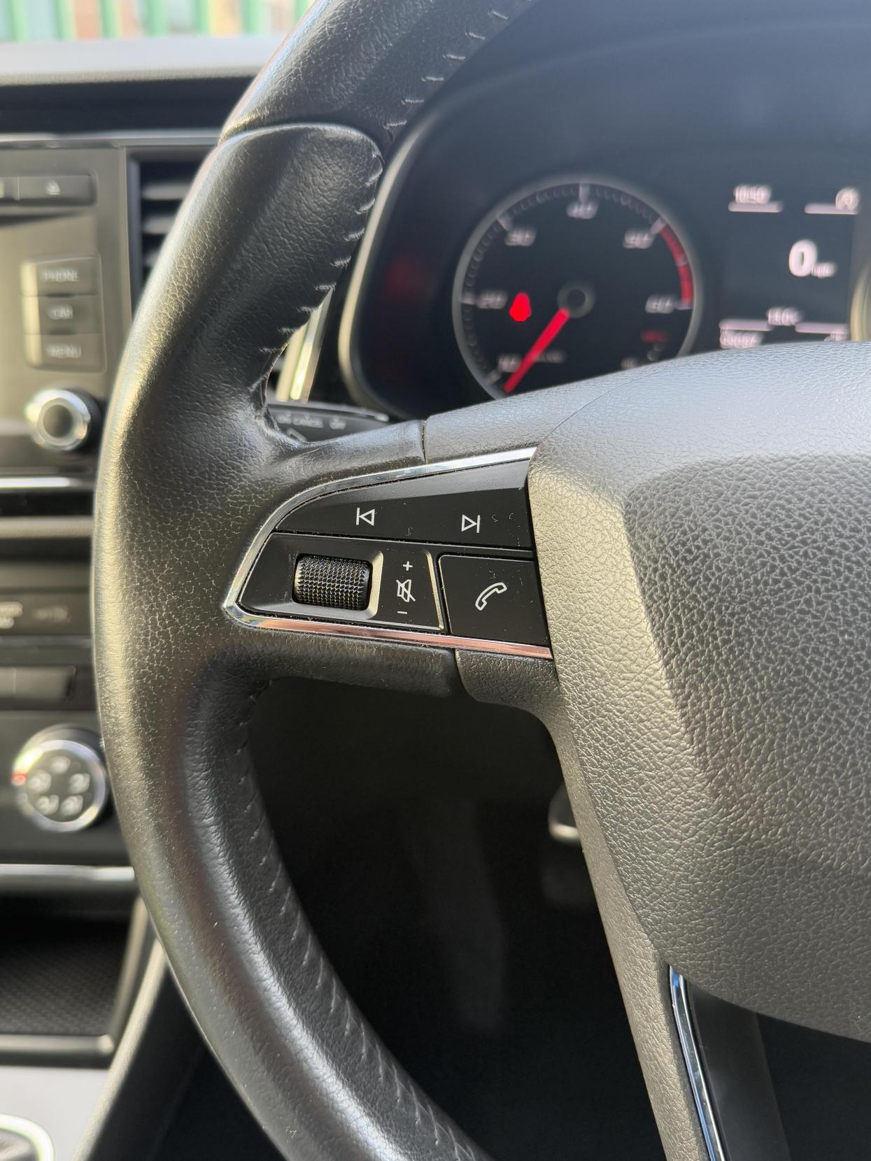 SEAT Leon 1.6 TDI Ecomotive CR SE Hatchback 5dr Diesel Manual Euro 5 (s/s) (110 ps)