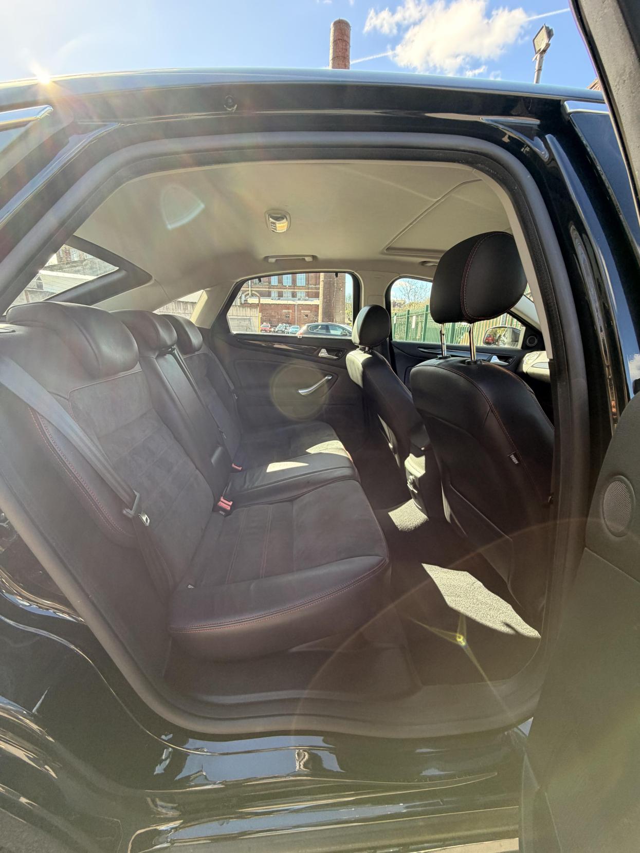 Ford Mondeo 2.0 TDCi Titanium X Sport Hatchback 5dr Diesel Powershift Euro 5 (163 ps)