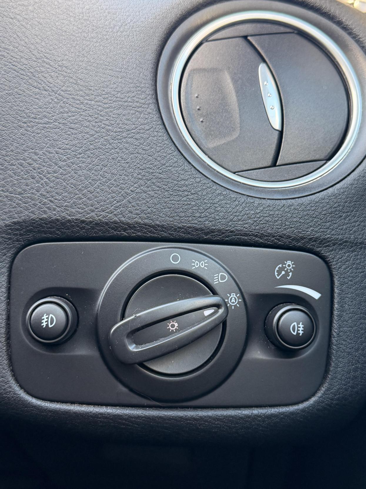 Ford Mondeo 2.0 TDCi Titanium X Sport Hatchback 5dr Diesel Powershift Euro 5 (163 ps)