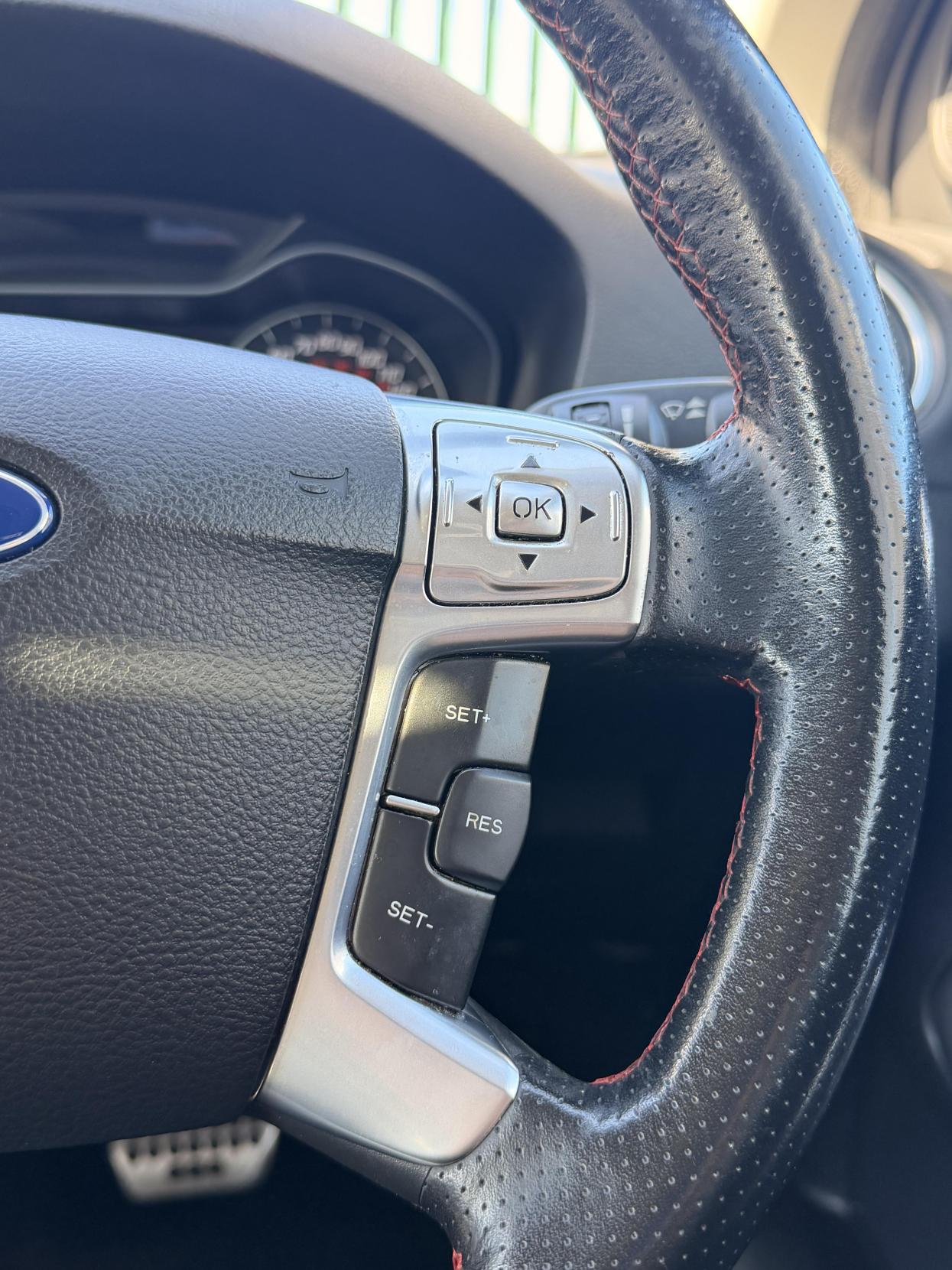 Ford Mondeo 2.0 TDCi Titanium X Sport Hatchback 5dr Diesel Powershift Euro 5 (163 ps)