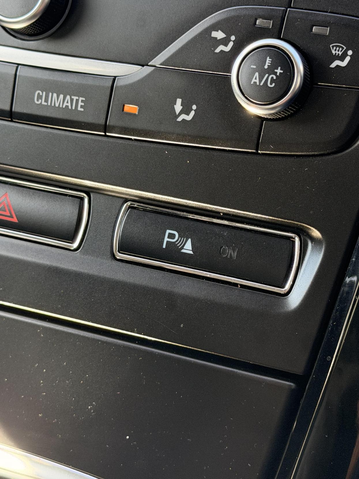 Ford Mondeo 2.0 TDCi Titanium X Sport Hatchback 5dr Diesel Powershift Euro 5 (163 ps)