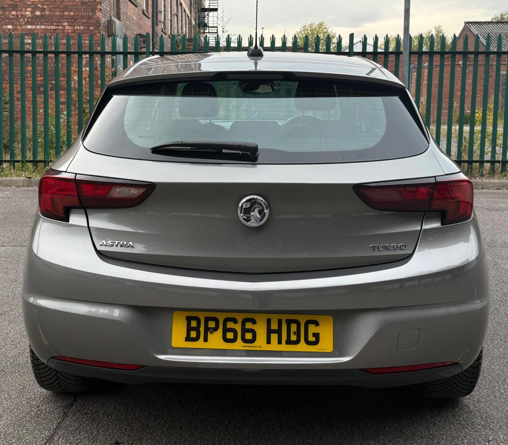 Vauxhall Astra 1.4i Turbo SRi Euro 6 5dr