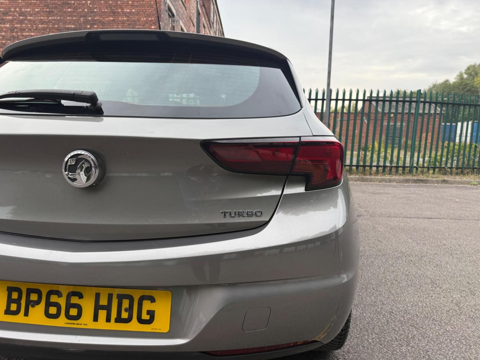 Vauxhall Astra 1.4i Turbo SRi Euro 6 5dr