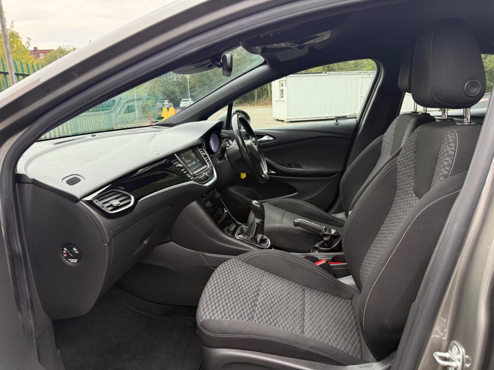 Vauxhall Astra 1.4i Turbo SRi Euro 6 5dr