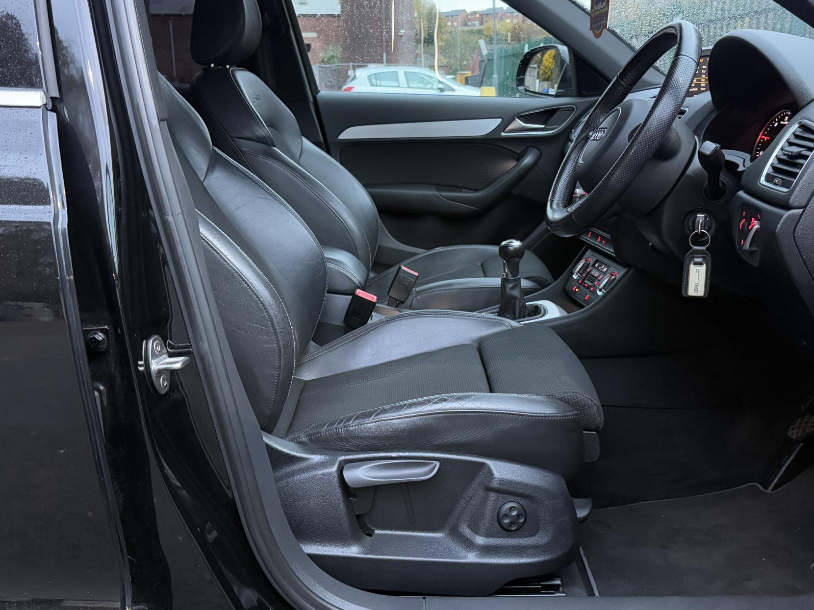 Audi Q3 2.0 TDI S line SUV 5dr Diesel Manual Euro 5 (s/s) (140 ps)