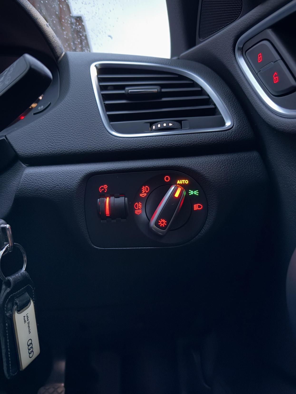 Audi Q3 2.0 TDI S line SUV 5dr Diesel Manual Euro 5 (s/s) (140 ps)