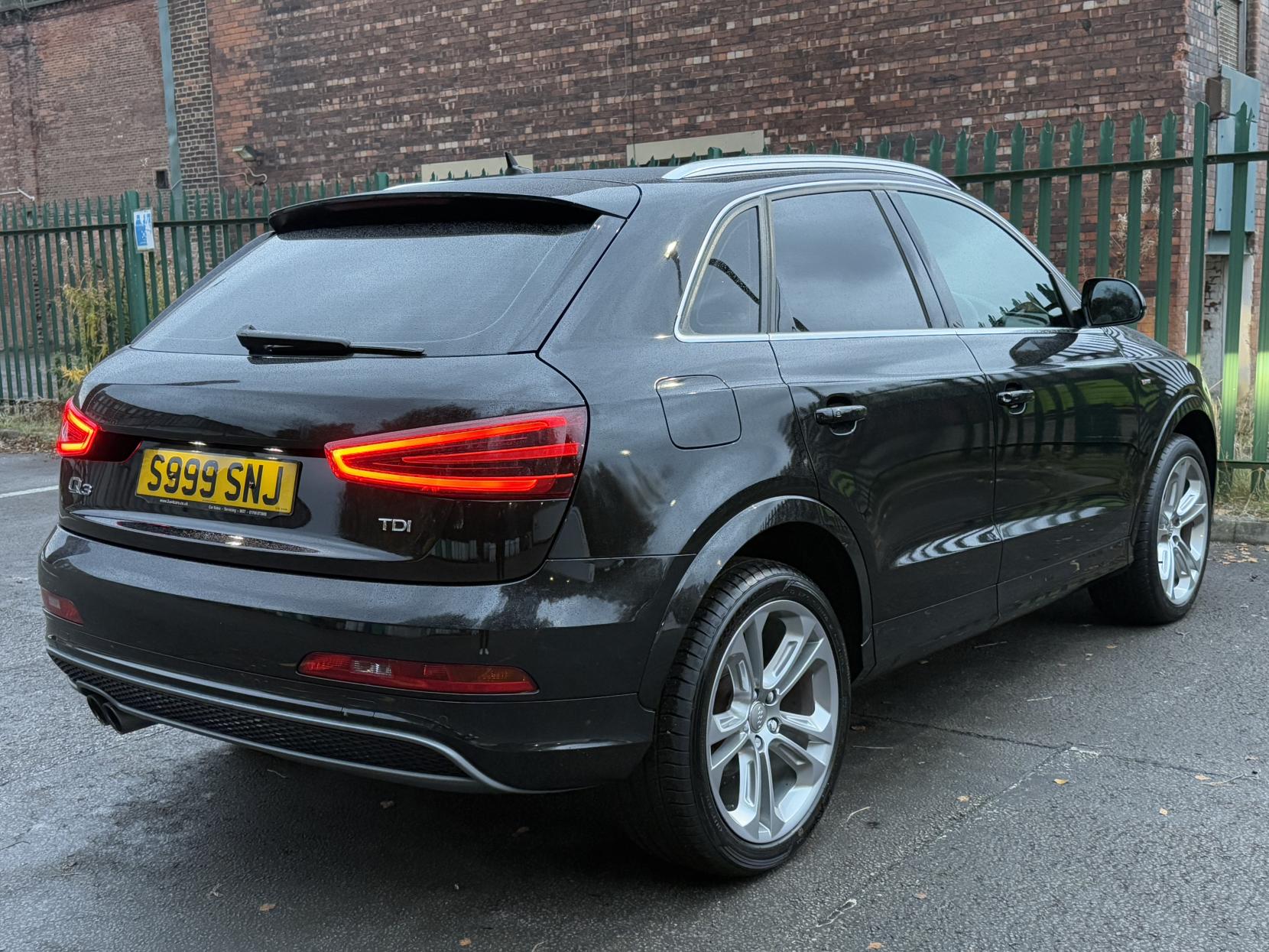 Audi Q3 2.0 TDI S line SUV 5dr Diesel Manual Euro 5 (s/s) (140 ps)