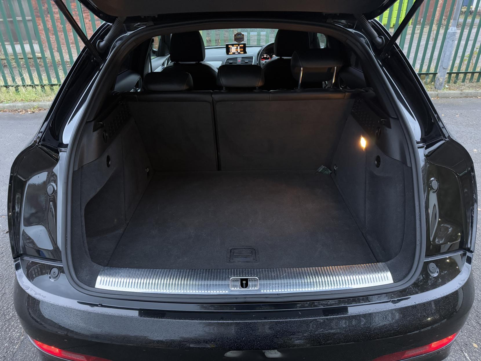 Audi Q3 2.0 TDI S line SUV 5dr Diesel Manual Euro 5 (s/s) (140 ps)