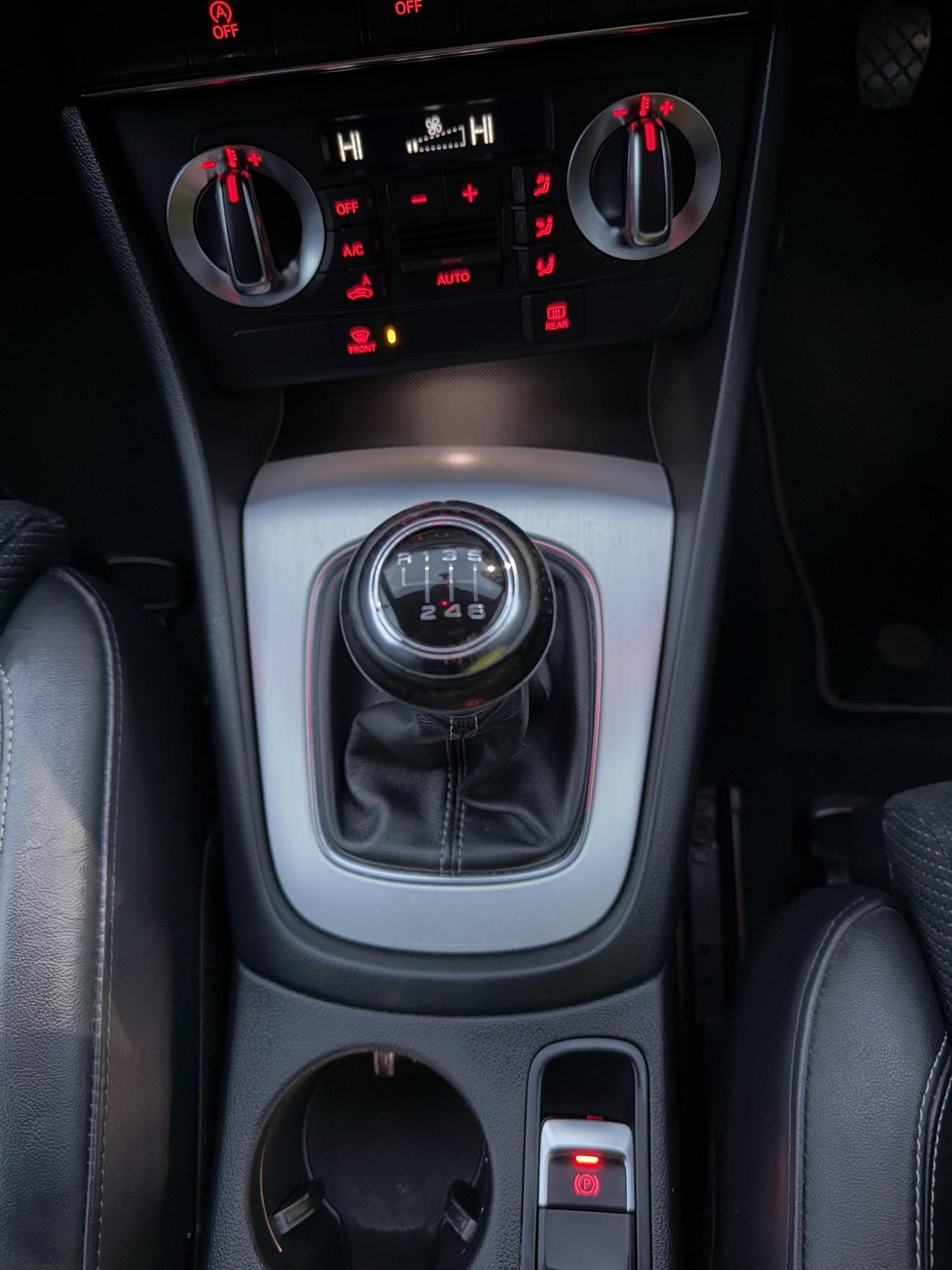 Audi Q3 2.0 TDI S line SUV 5dr Diesel Manual Euro 5 (s/s) (140 ps)