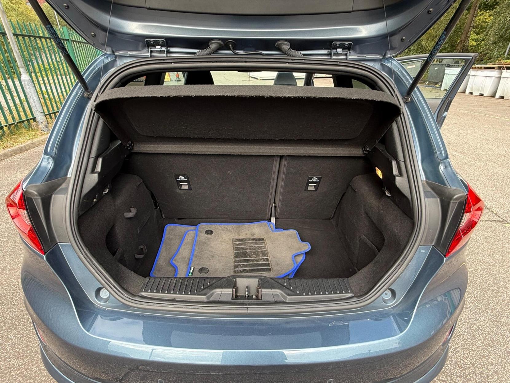 Ford Fiesta 1.0T EcoBoost ST-Line X Euro 6 (s/s) 3dr