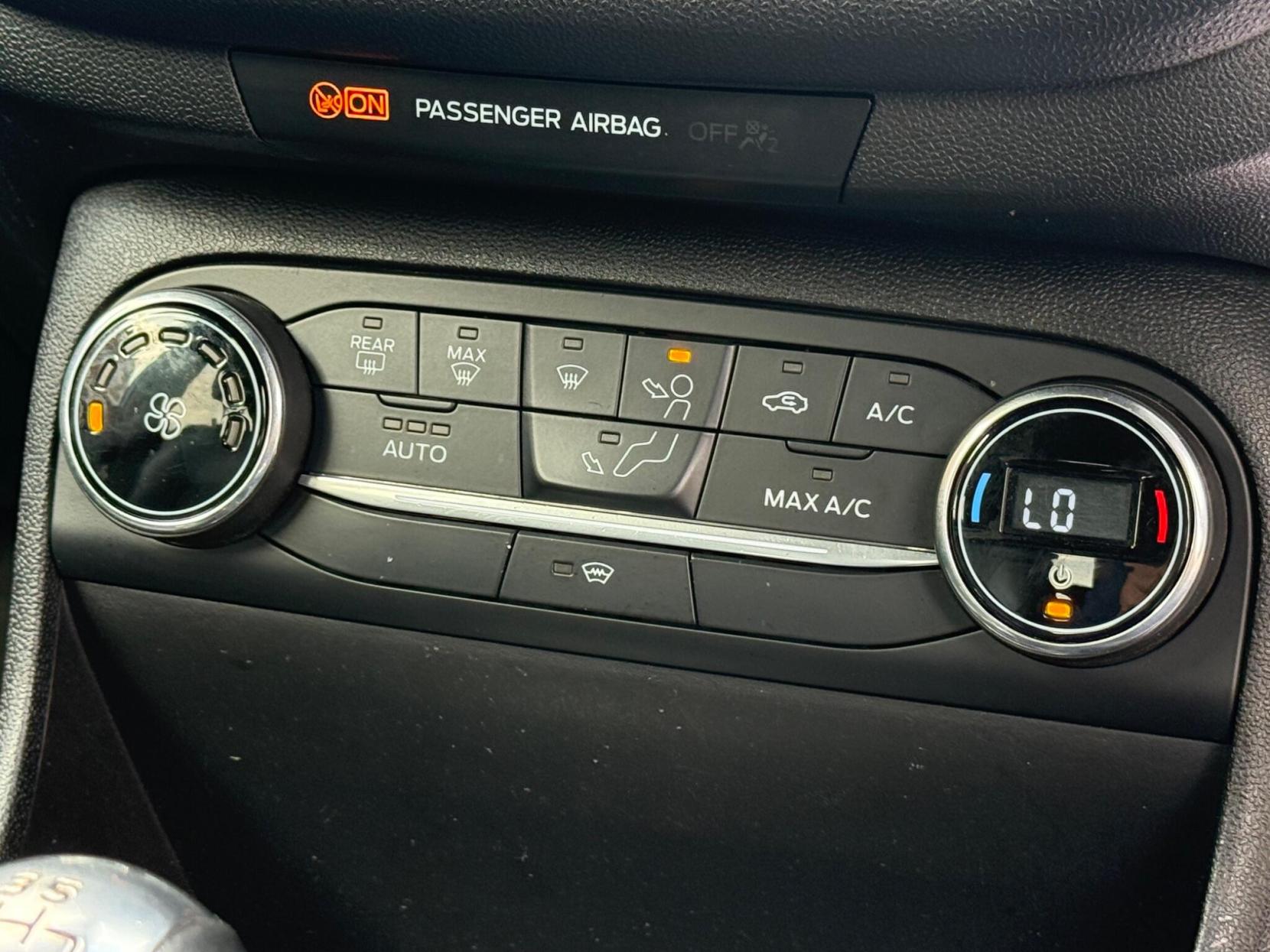 Ford Fiesta 1.0T EcoBoost ST-Line X Euro 6 (s/s) 3dr