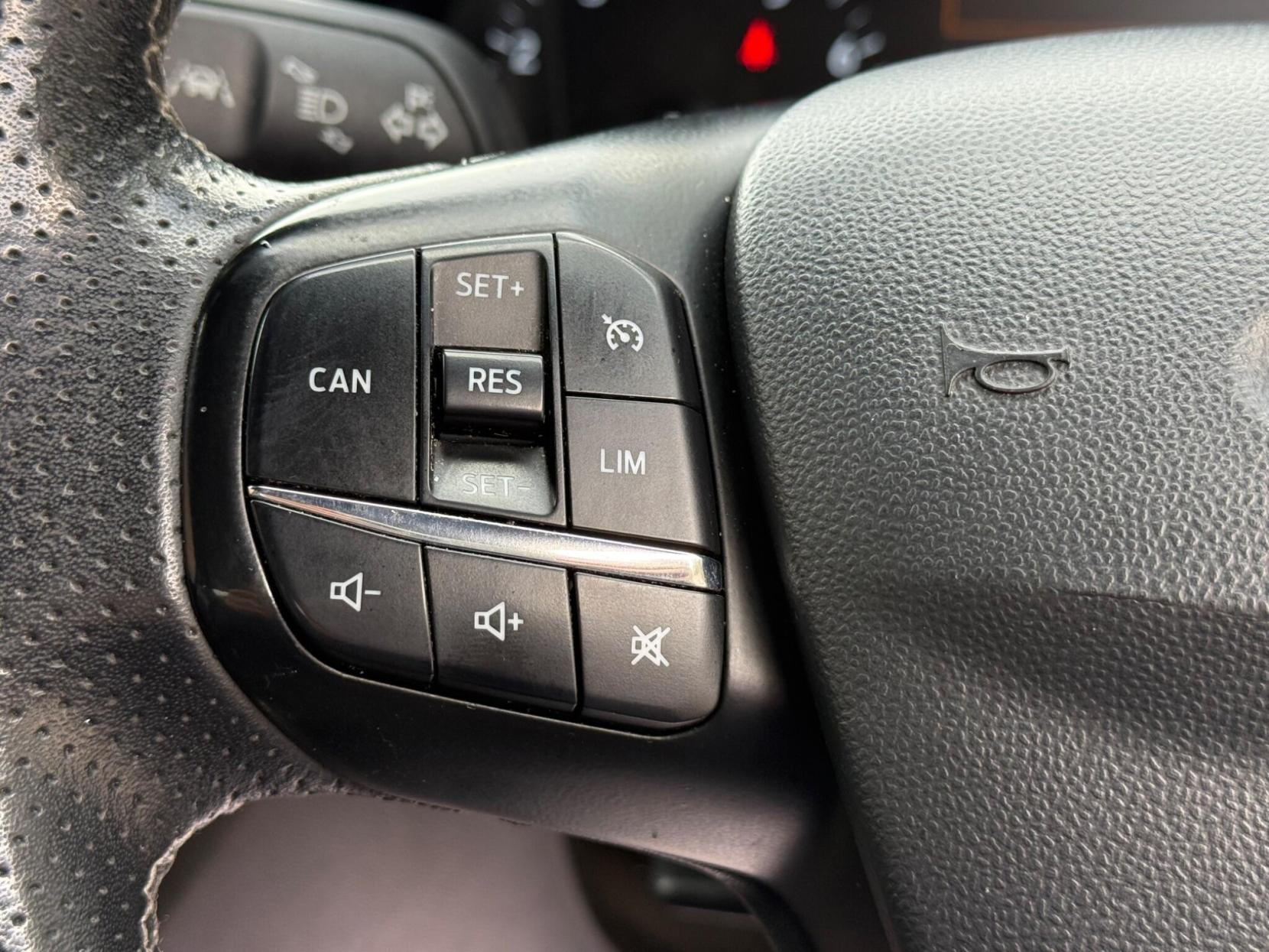 Ford Fiesta 1.0T EcoBoost ST-Line X Euro 6 (s/s) 3dr