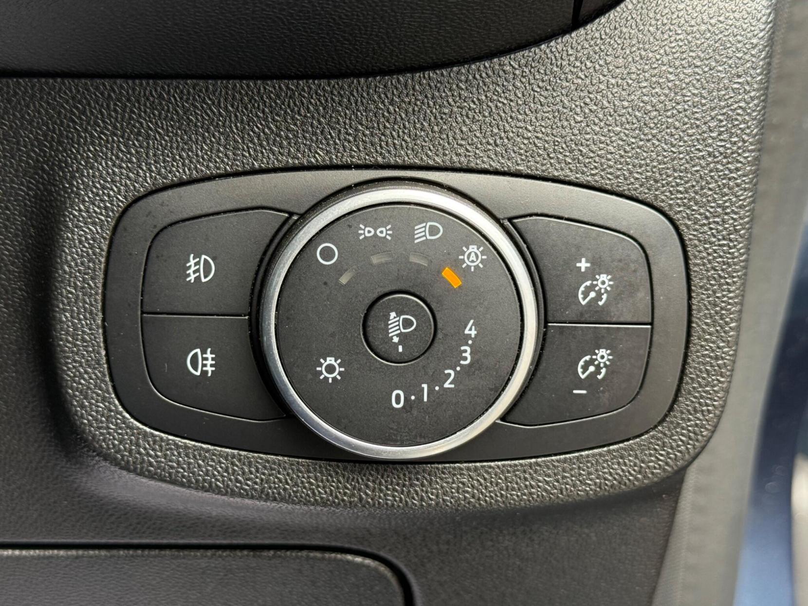 Ford Fiesta 1.0T EcoBoost ST-Line X Euro 6 (s/s) 3dr