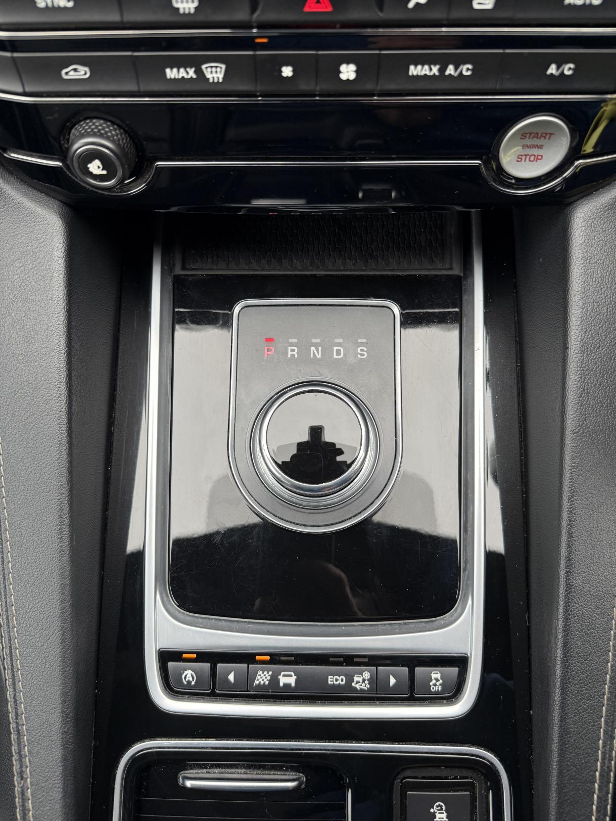 Jaguar F-PACE 2.0 D180 R-Sport SUV 5dr Diesel Auto AWD Euro 6 (s/s) (180 ps)