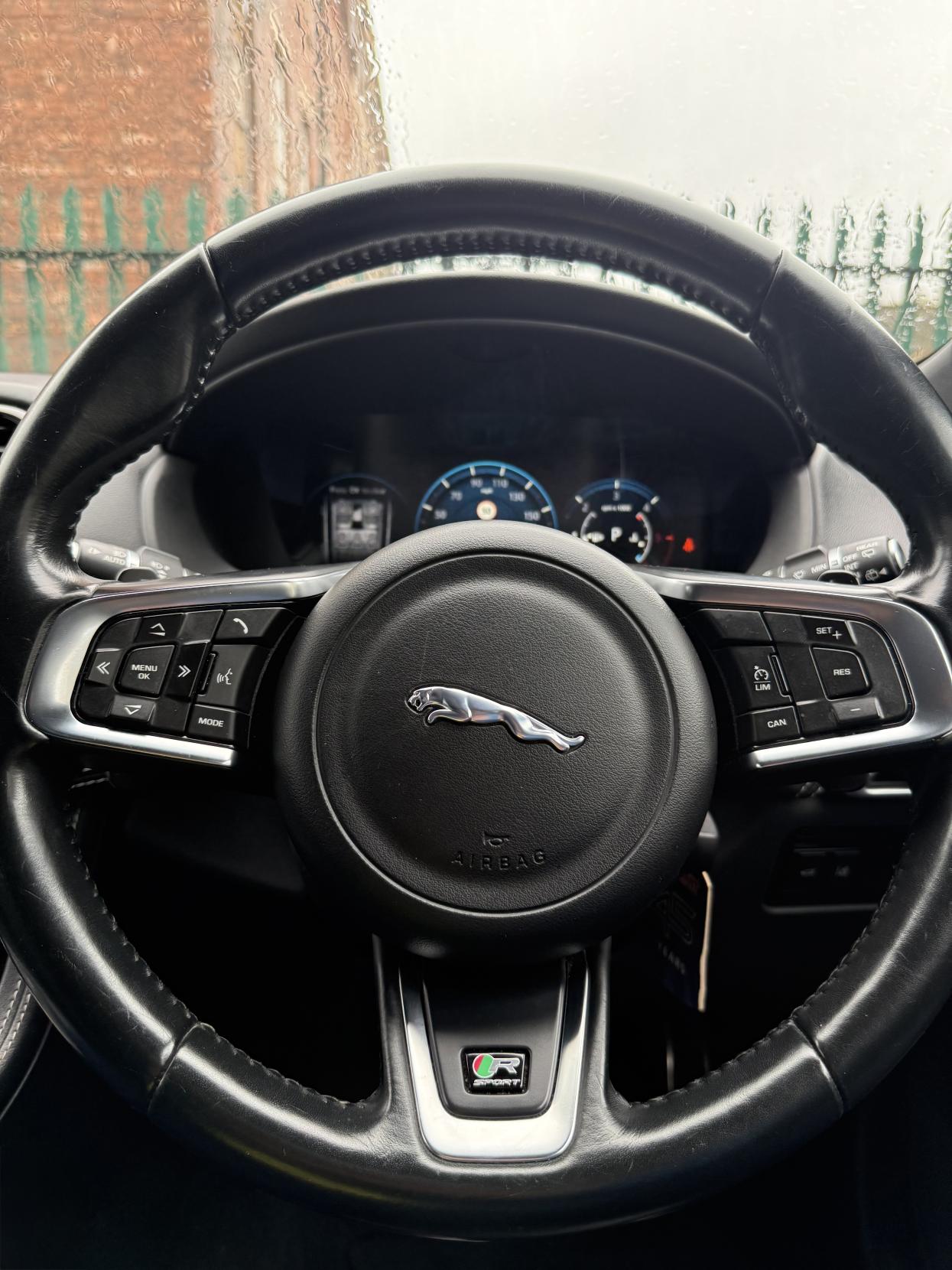 Jaguar F-PACE 2.0 D180 R-Sport SUV 5dr Diesel Auto AWD Euro 6 (s/s) (180 ps)