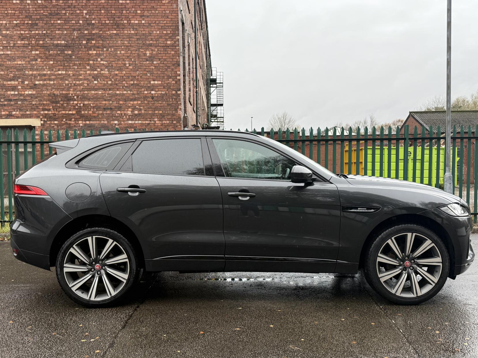 Jaguar F-PACE 2.0 D180 R-Sport SUV 5dr Diesel Auto AWD Euro 6 (s/s) (180 ps)