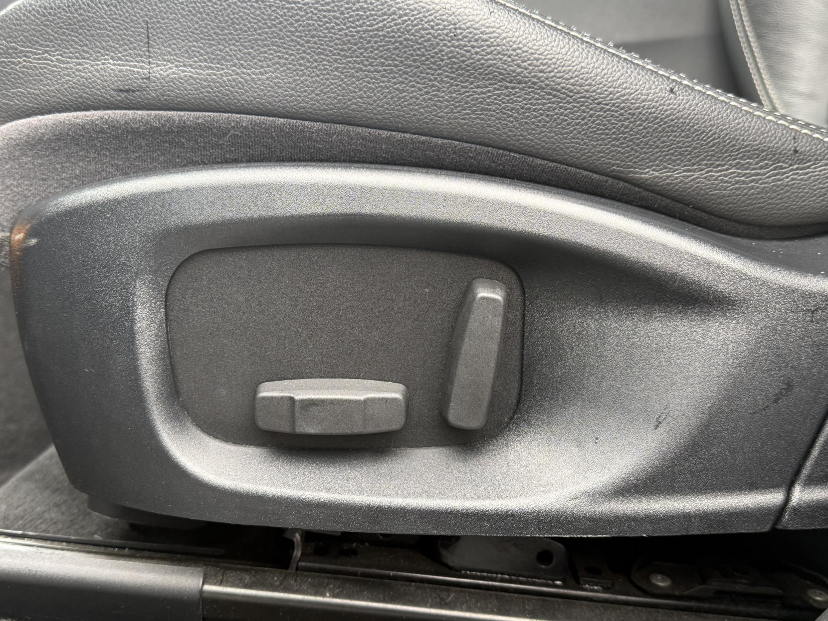 Jaguar F-PACE 2.0 D180 R-Sport SUV 5dr Diesel Auto AWD Euro 6 (s/s) (180 ps)