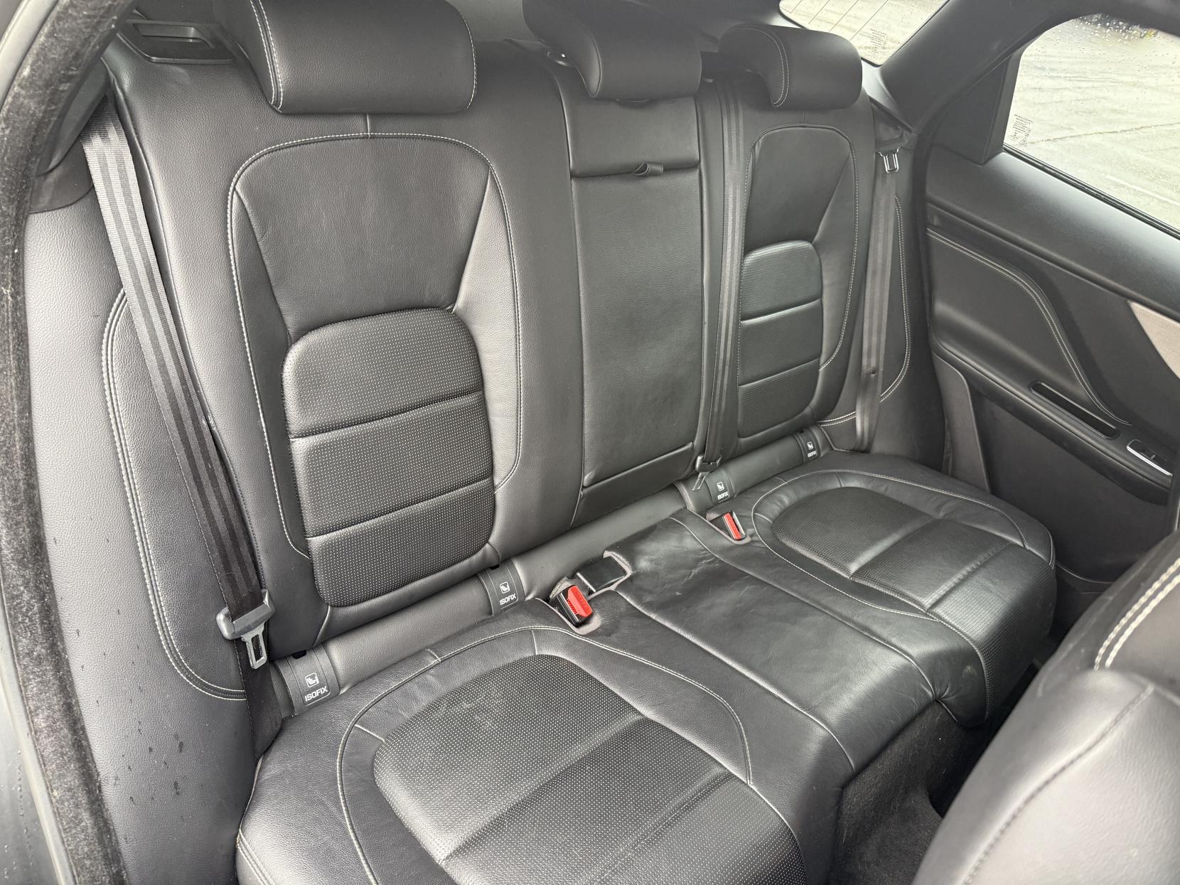 Jaguar F-PACE 2.0 D180 R-Sport SUV 5dr Diesel Auto AWD Euro 6 (s/s) (180 ps)