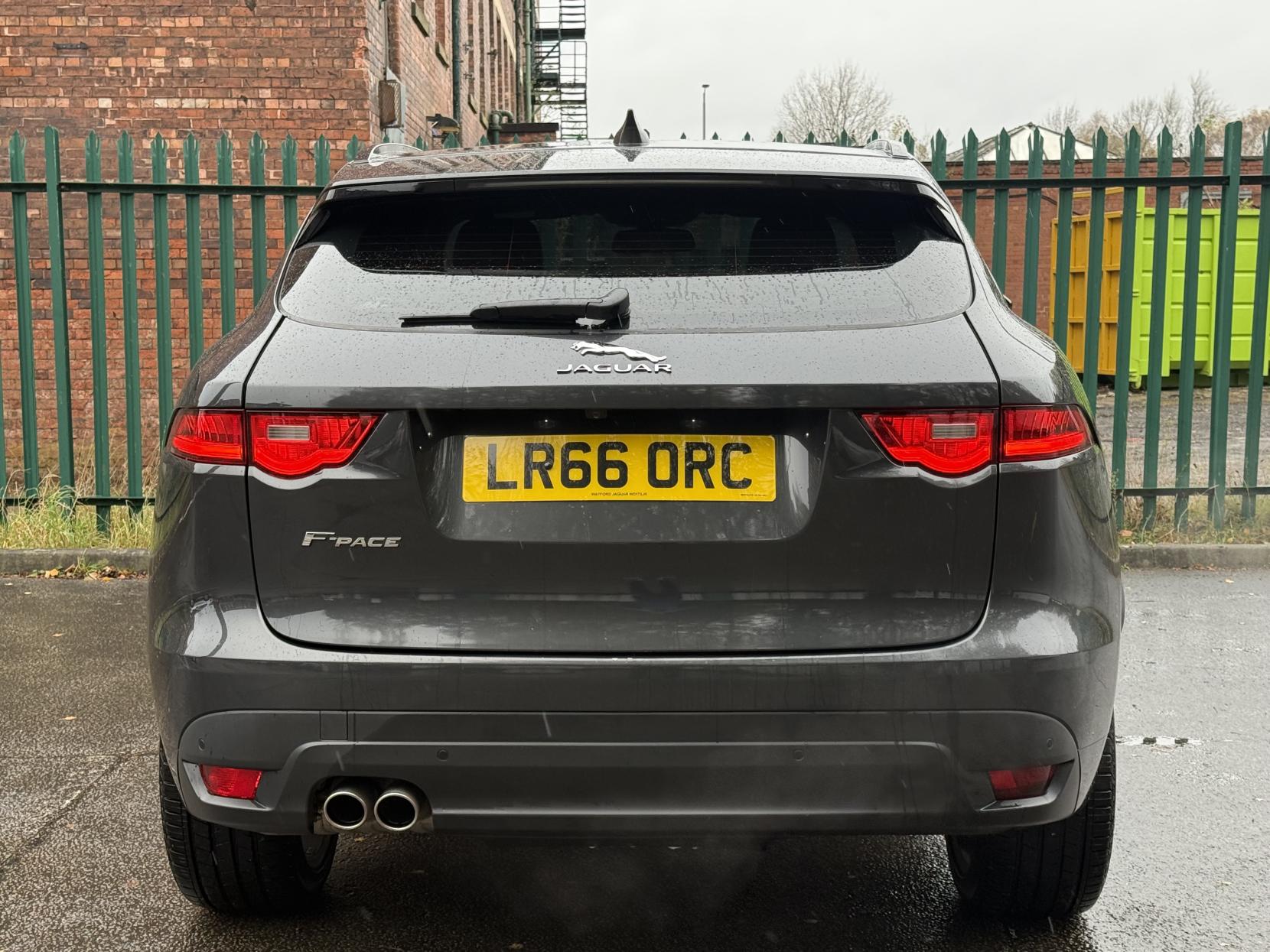 Jaguar F-PACE 2.0 D180 R-Sport SUV 5dr Diesel Auto AWD Euro 6 (s/s) (180 ps)