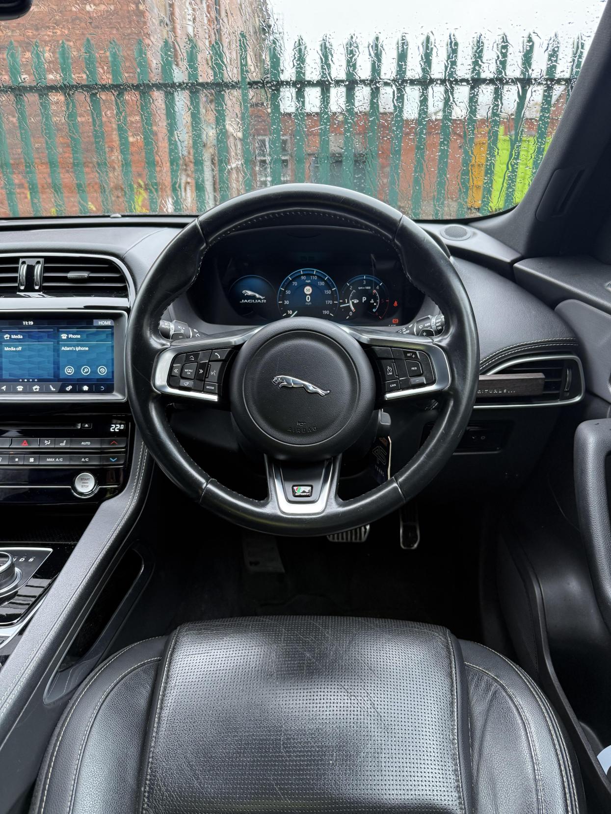 Jaguar F-PACE 2.0 D180 R-Sport SUV 5dr Diesel Auto AWD Euro 6 (s/s) (180 ps)