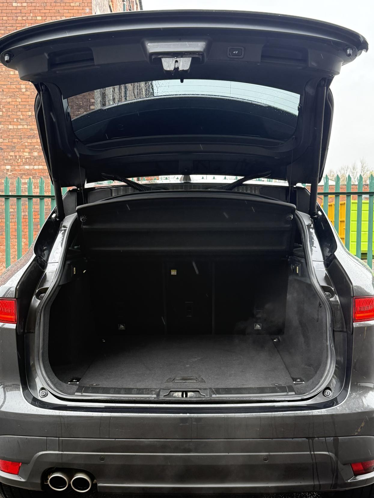 Jaguar F-PACE 2.0 D180 R-Sport SUV 5dr Diesel Auto AWD Euro 6 (s/s) (180 ps)