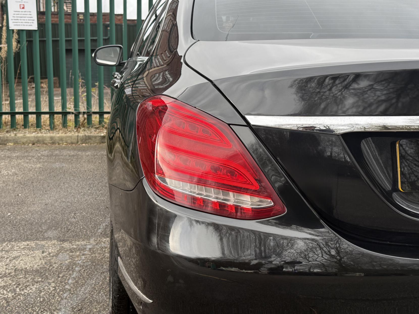 Mercedes-Benz C Class 2.1 C250 BlueTEC Sport Saloon 4dr Diesel G-Tronic+ Euro 6 (s/s) (204 ps)