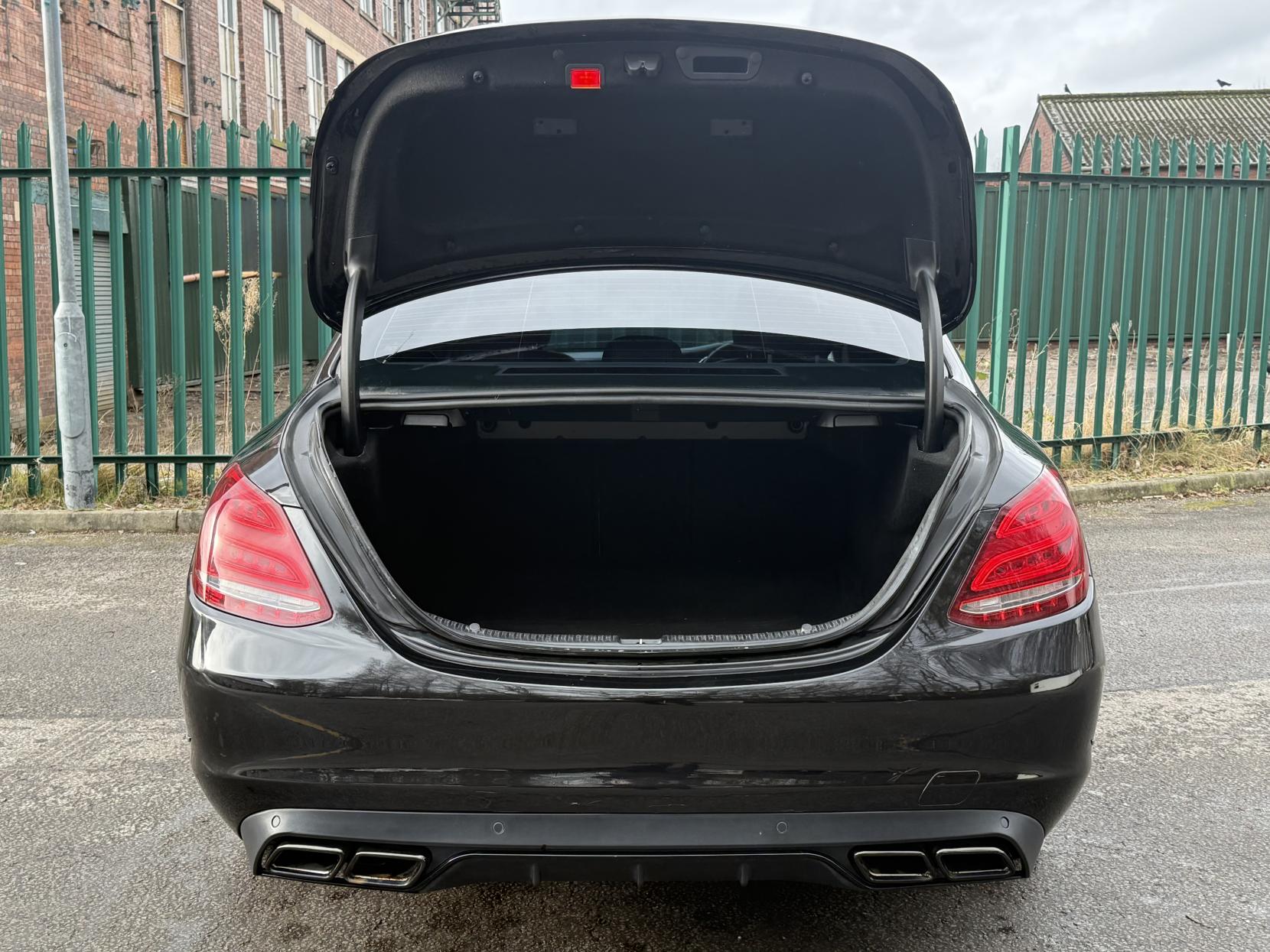 Mercedes-Benz C Class 2.1 C250 BlueTEC Sport Saloon 4dr Diesel G-Tronic+ Euro 6 (s/s) (204 ps)