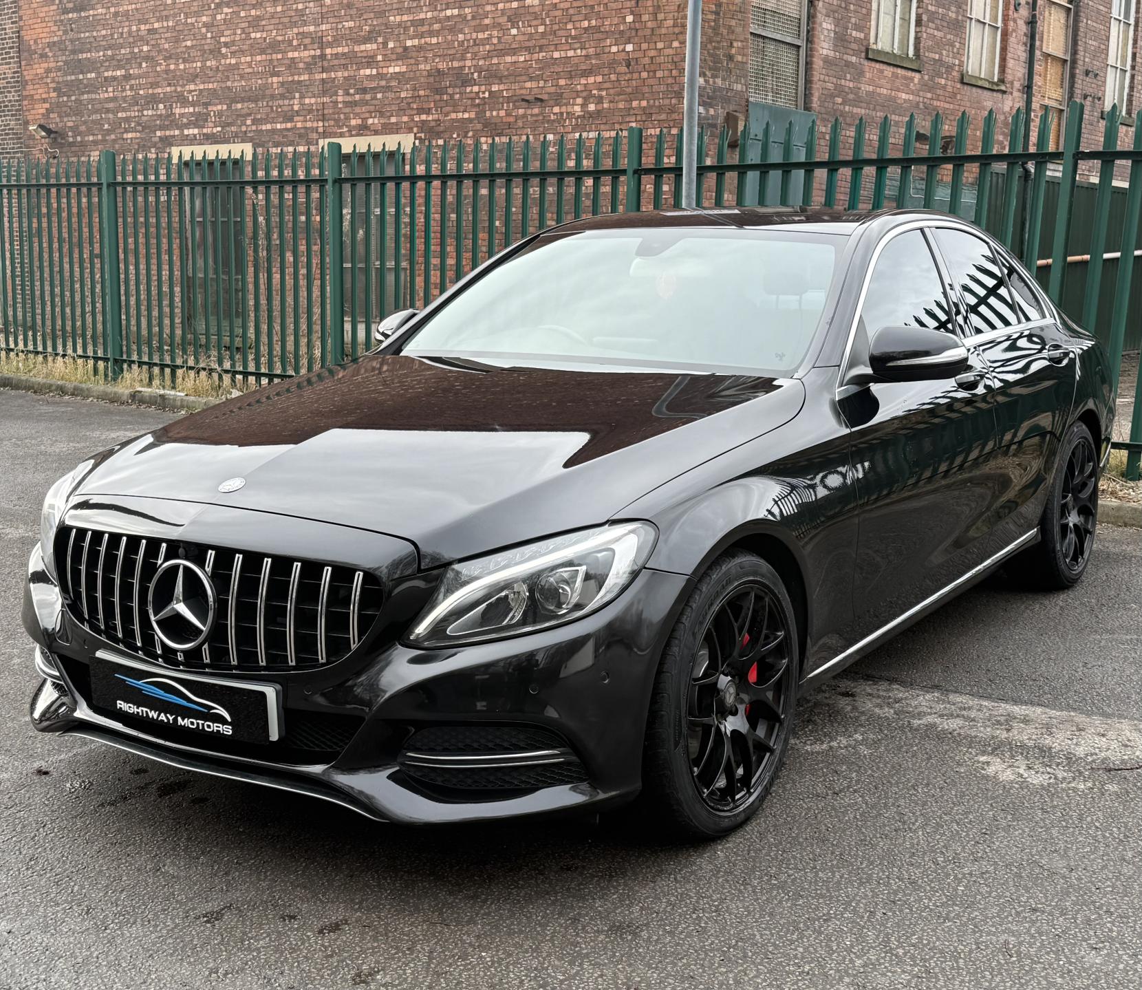 Mercedes-Benz C Class 2.1 C250 BlueTEC Sport Saloon 4dr Diesel G-Tronic+ Euro 6 (s/s) (204 ps)