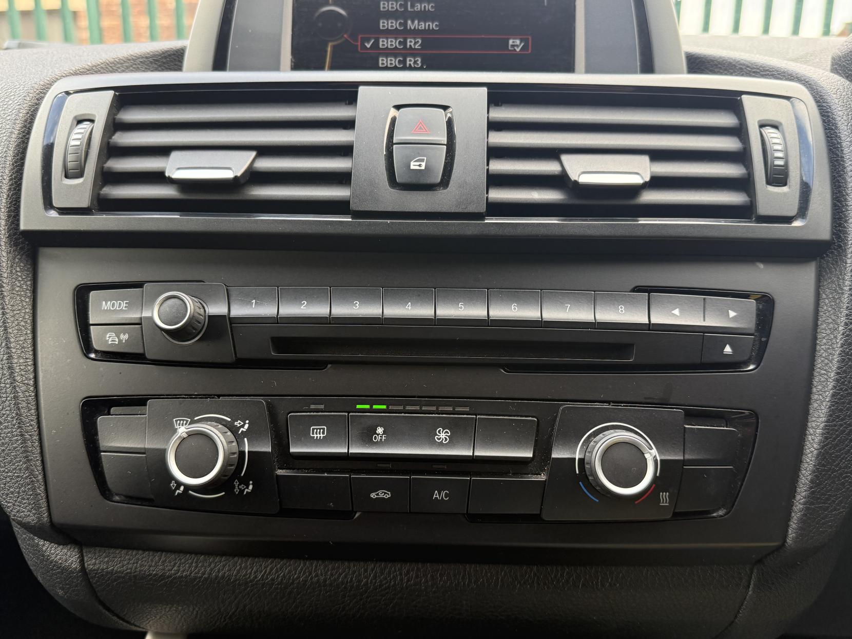 BMW 1 Series 1.6 116i SE Hatchback 5dr Petrol Manual Euro 5 (s/s) (136 ps)