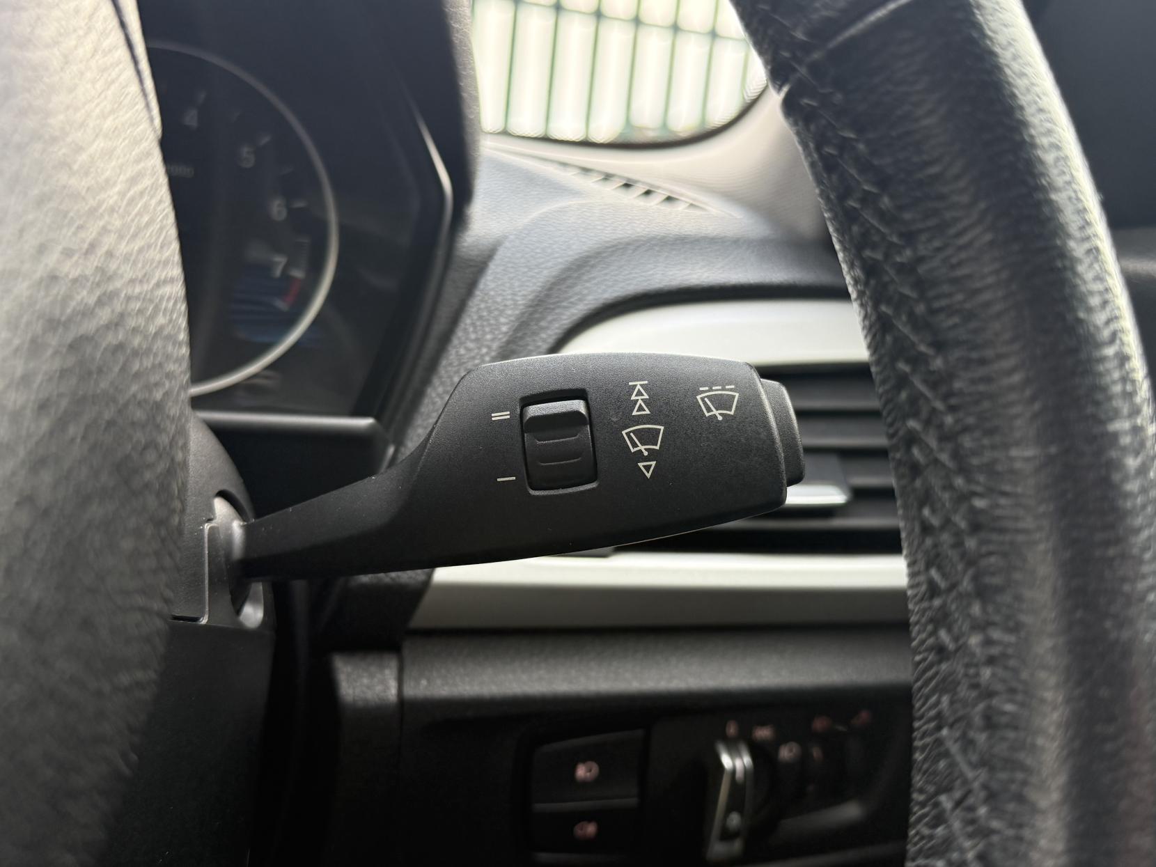 BMW 1 Series 1.6 116i SE Hatchback 5dr Petrol Manual Euro 5 (s/s) (136 ps)