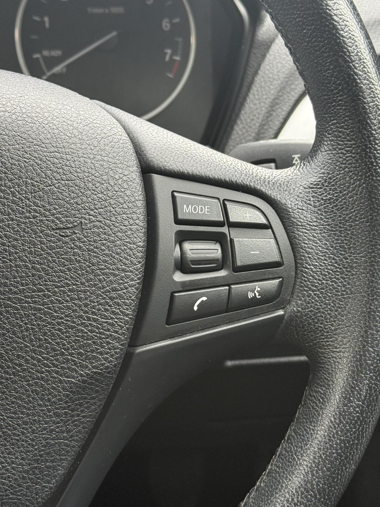 BMW 1 Series 1.6 116i SE Hatchback 5dr Petrol Manual Euro 5 (s/s) (136 ps)