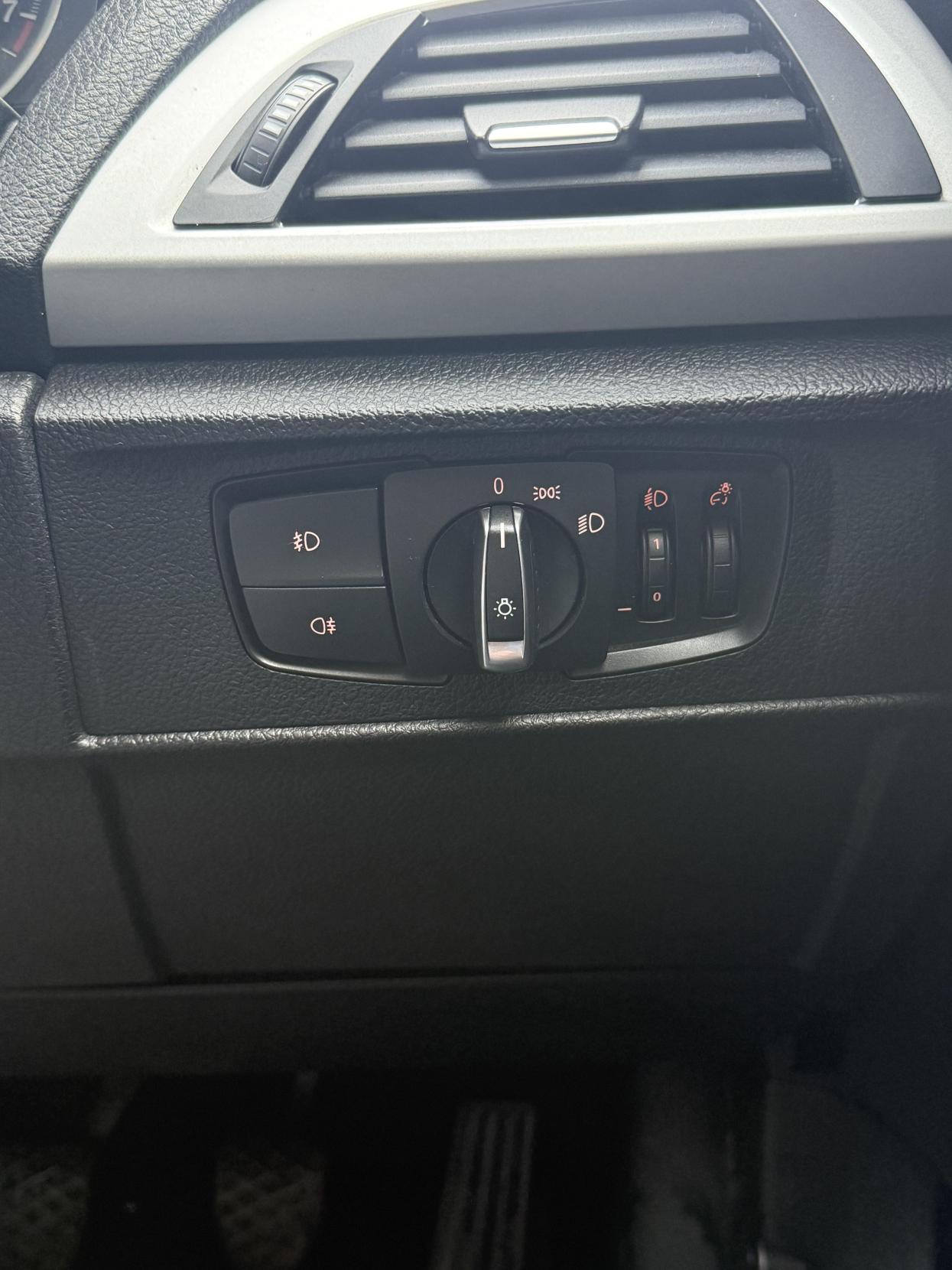 BMW 1 Series 1.6 116i SE Hatchback 5dr Petrol Manual Euro 5 (s/s) (136 ps)