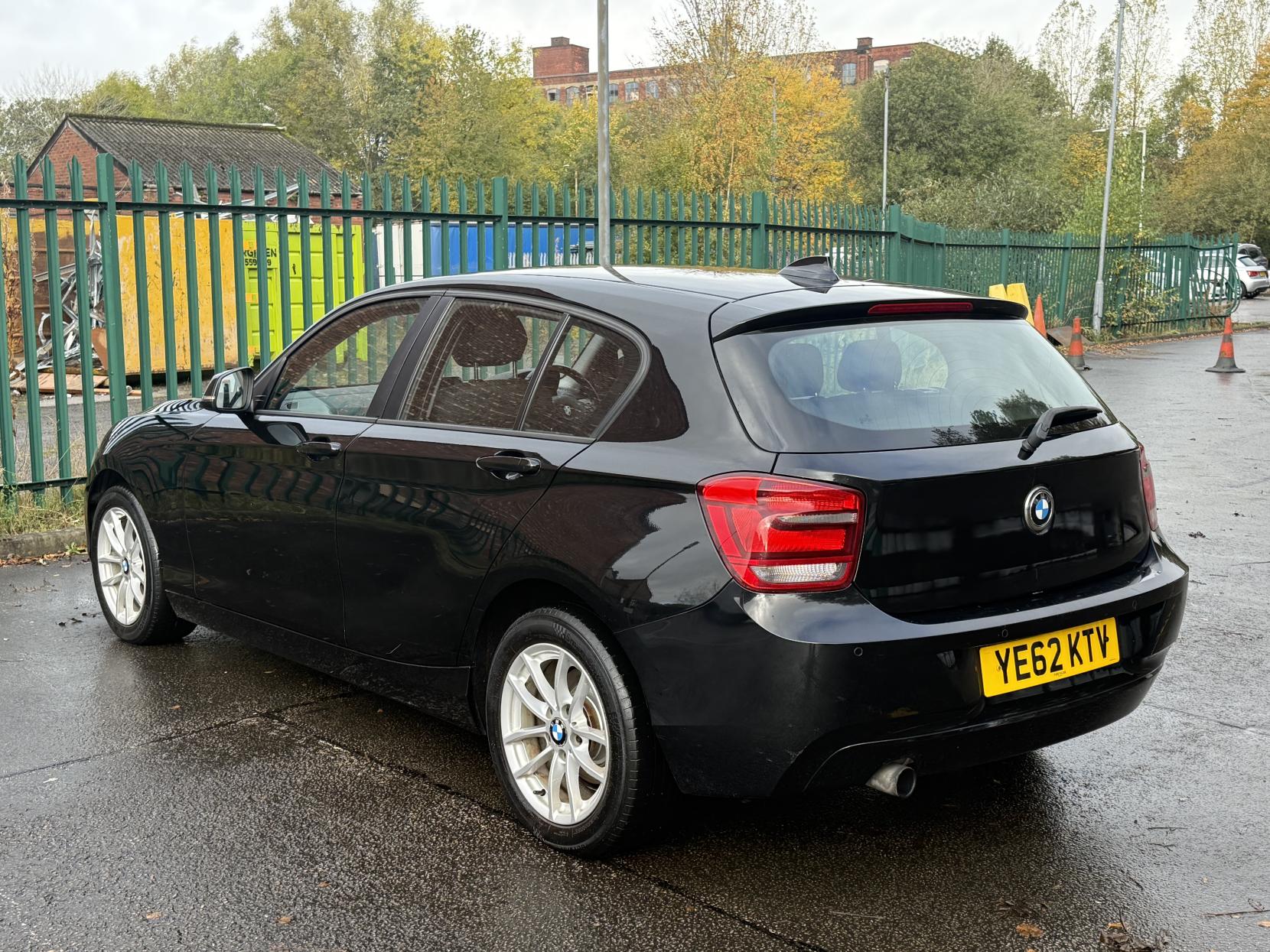 BMW 1 Series 1.6 116i SE Hatchback 5dr Petrol Manual Euro 5 (s/s) (136 ps)