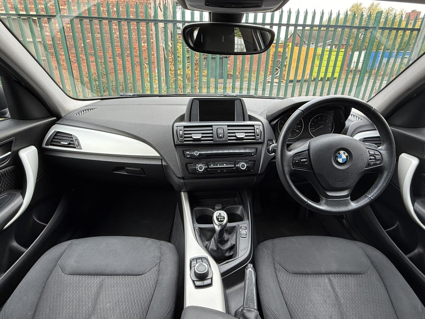 BMW 1 Series 1.6 116i SE Hatchback 5dr Petrol Manual Euro 5 (s/s) (136 ps)
