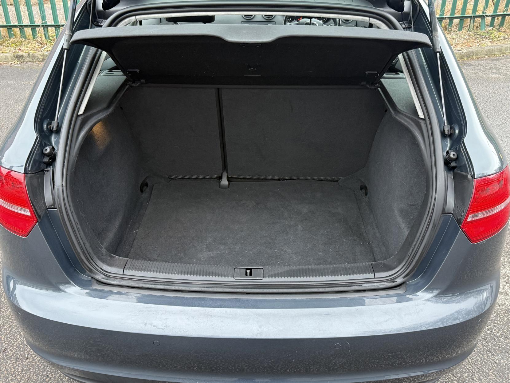 Audi A3 1.6 TDI Sport Sportback 5dr Diesel Manual Euro 5 (s/s) (105 ps)