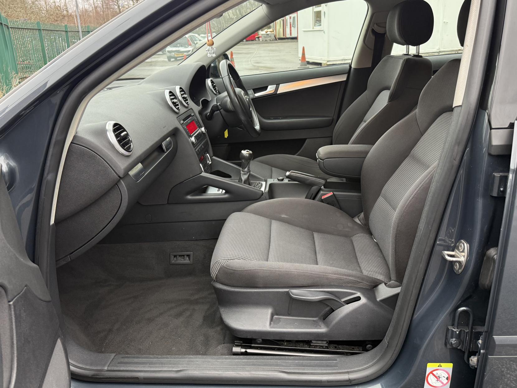 Audi A3 1.6 TDI Sport Sportback 5dr Diesel Manual Euro 5 (s/s) (105 ps)