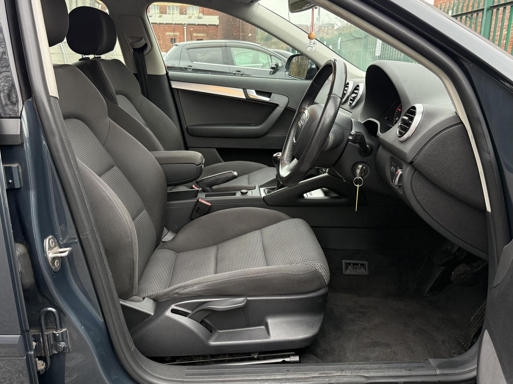 Audi A3 1.6 TDI Sport Sportback 5dr Diesel Manual Euro 5 (s/s) (105 ps)