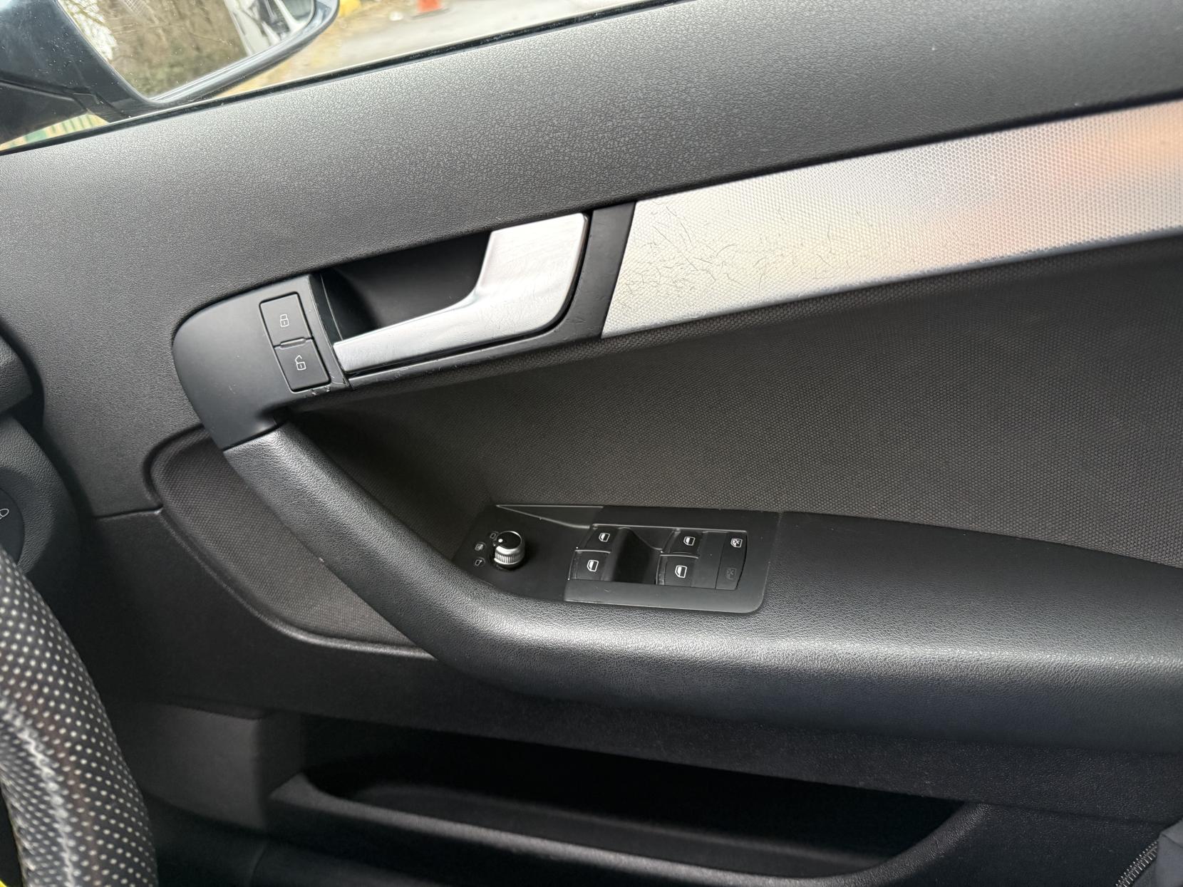 Audi A3 1.6 TDI Sport Sportback 5dr Diesel Manual Euro 5 (s/s) (105 ps)