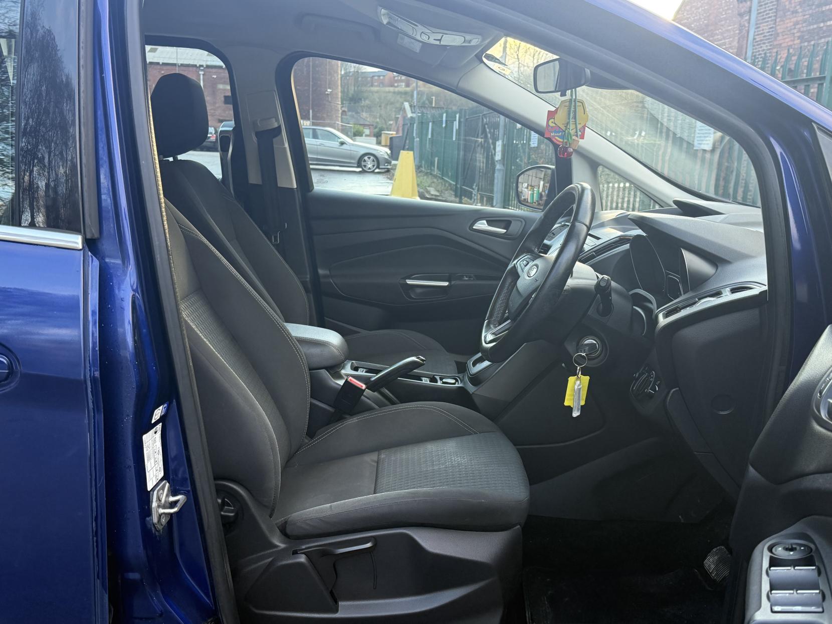 Ford Grand C-Max 1.5 TDCi Zetec MPV 5dr Diesel Powershift Euro 6 (s/s) (120 ps)