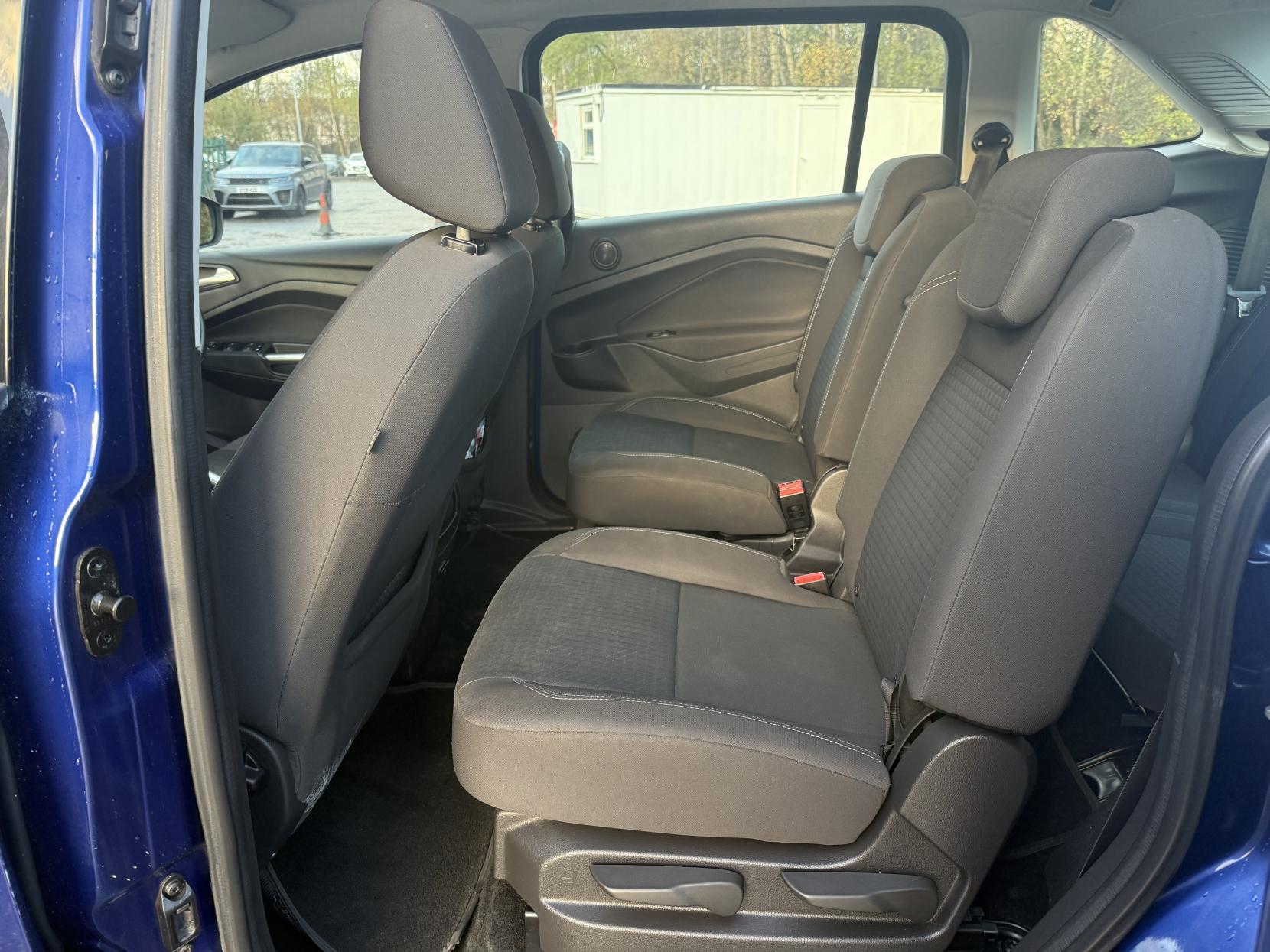 Ford Grand C-Max 1.5 TDCi Zetec MPV 5dr Diesel Powershift Euro 6 (s/s) (120 ps)