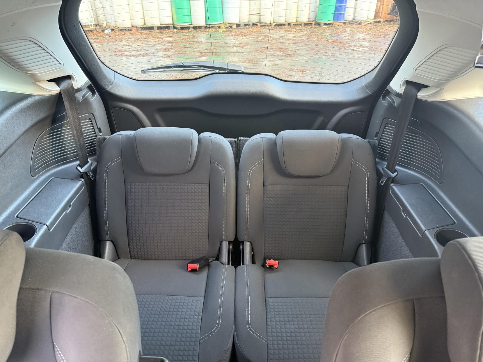 Ford Grand C-Max 1.5 TDCi Zetec MPV 5dr Diesel Powershift Euro 6 (s/s) (120 ps)