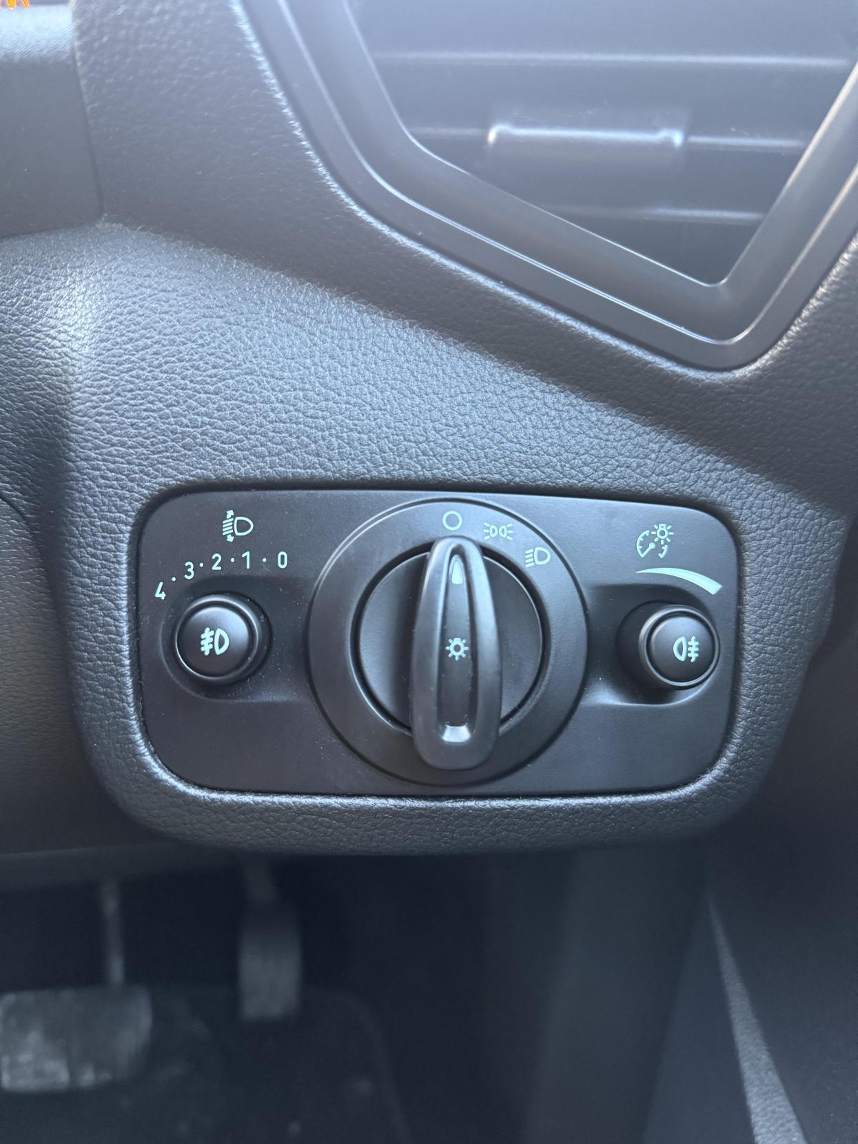 Ford Grand C-Max 1.5 TDCi Zetec MPV 5dr Diesel Powershift Euro 6 (s/s) (120 ps)