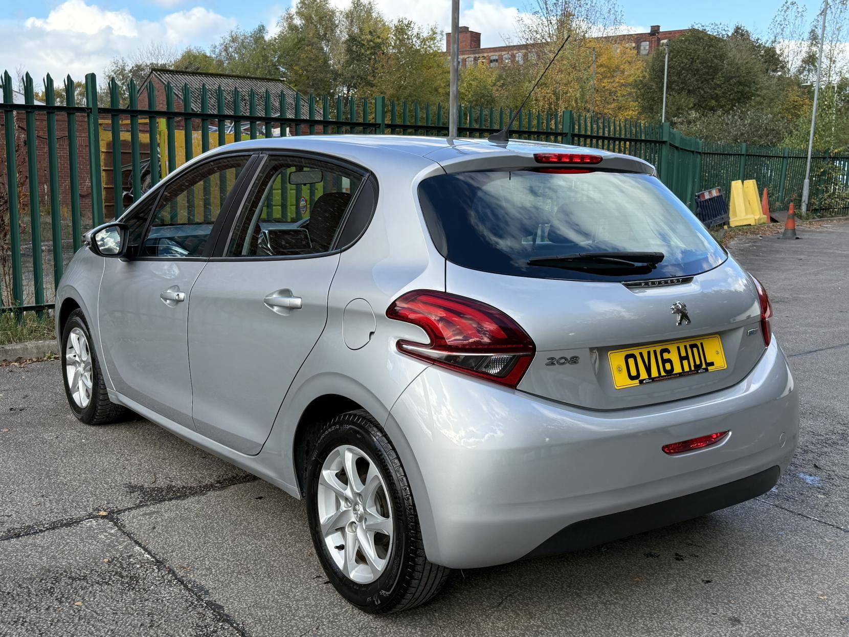 Peugeot 208 1.6 BlueHDi Active Hatchback 5dr Diesel Manual Euro 6 (75 ps)