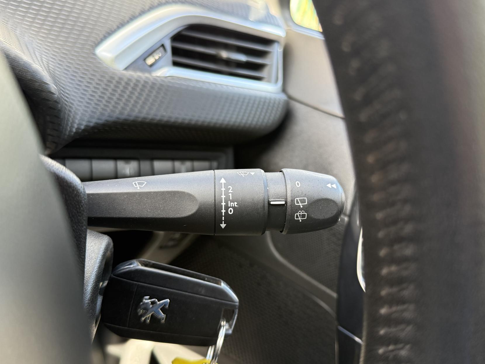 Peugeot 208 1.6 BlueHDi Active Hatchback 5dr Diesel Manual Euro 6 (75 ps)