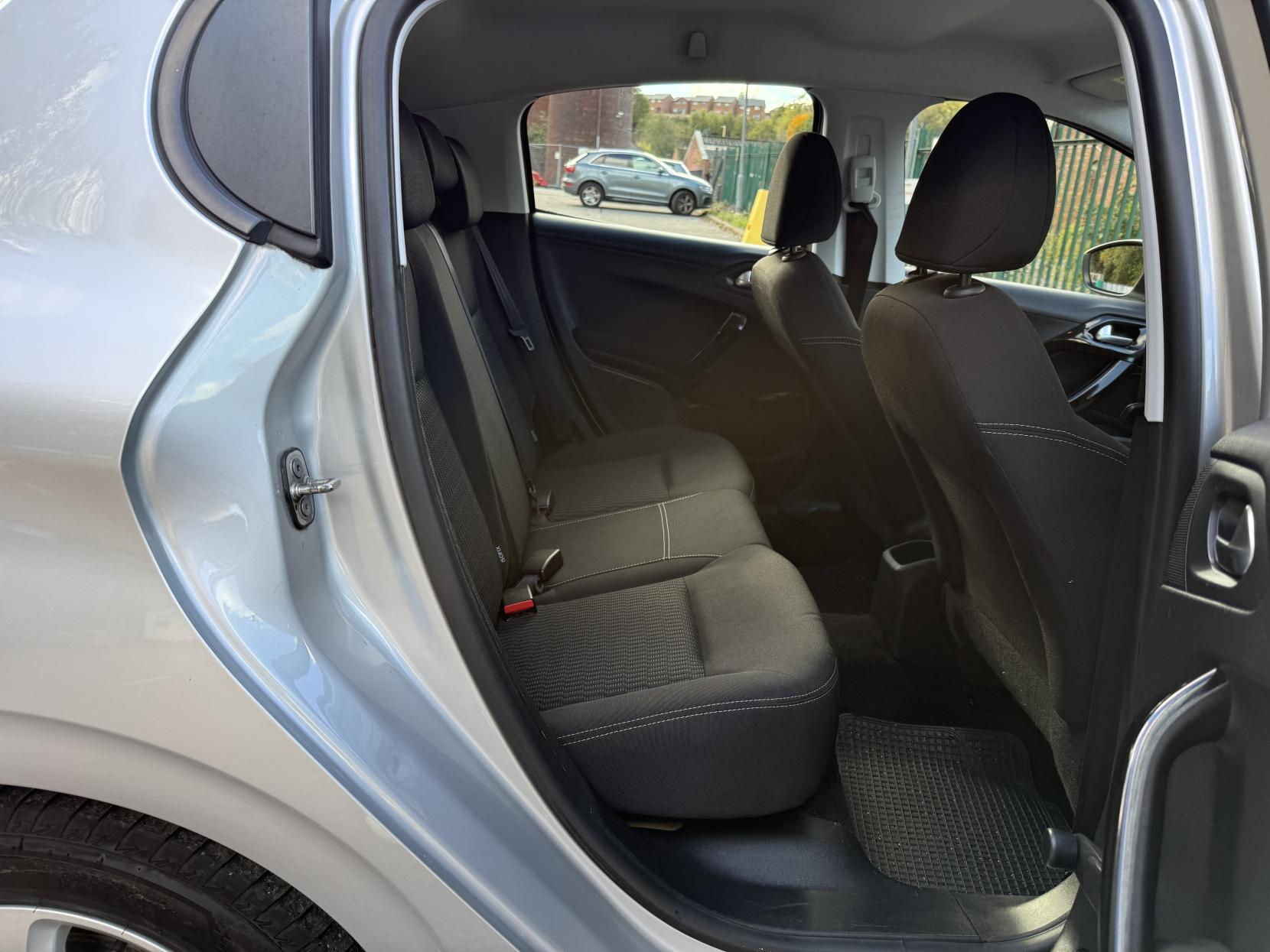 Peugeot 208 1.6 BlueHDi Active Hatchback 5dr Diesel Manual Euro 6 (75 ps)