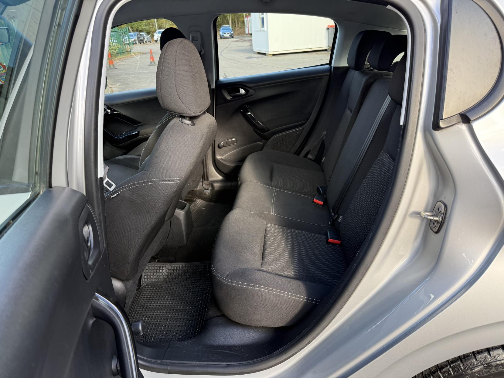 Peugeot 208 1.6 BlueHDi Active Hatchback 5dr Diesel Manual Euro 6 (75 ps)