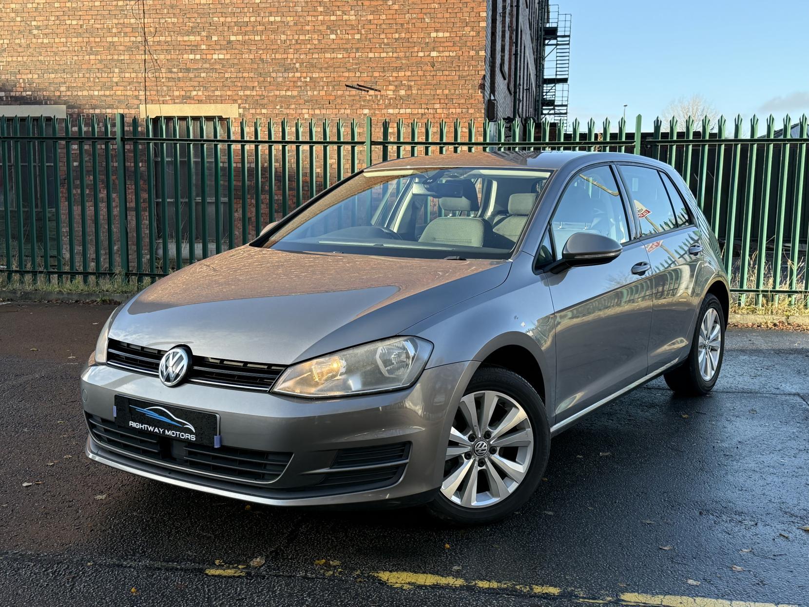 Volkswagen Golf 1.6 TDI BlueMotion Tech SE Hatchback 5dr Diesel DSG Euro 5 (s/s) (105 ps)